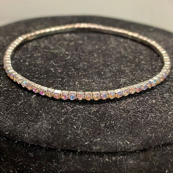 7” silver tone stackable stretch bracelet with 50 prong set Austrian crystals - Picture 1 of 7
